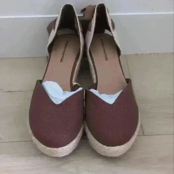 AMAZON ESSENTIALS | Women's Deep Brown Lace Up Classic Wedge Sandals - Picture 2 of 6